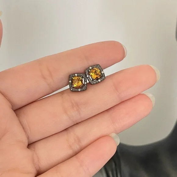 Small rectangular sterling silver dark color amber studs - Picture 1 of 6